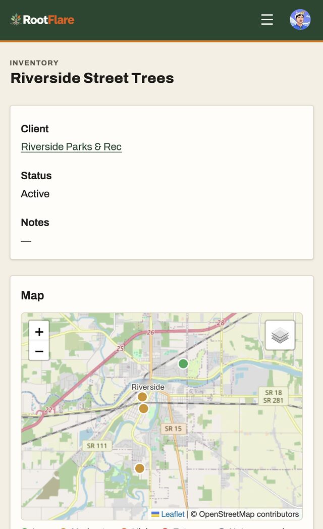 An inventory on a phone: its client and status, and a map of its trees pinned in rating colours.